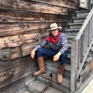 Meet your Posher, Tom